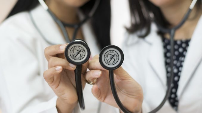 doctor-2568481_960_720