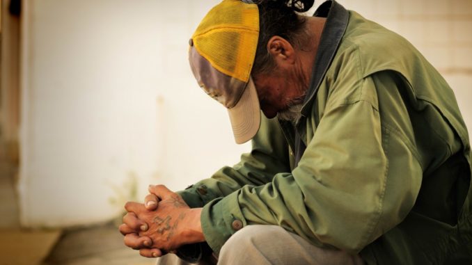 people_homeless_male_street_poverty_social_city_person-709978.jpg!d