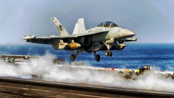 us_navy_aircraft_carrier_sea_ocean_jet_fighter_takeoff_military-1110051.jpg!d