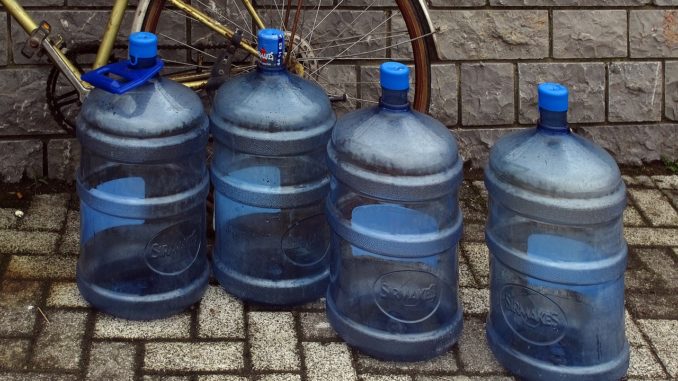 water-bottles-2434727_1280