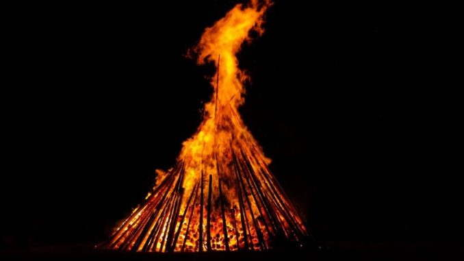 sun-night-dark-red-flame-fire-1350286-pxhere.com_-80x60