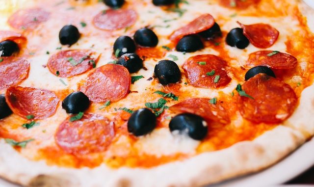 pepperoni-2571392_640
