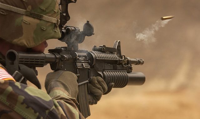 submachine-gun-62902_640