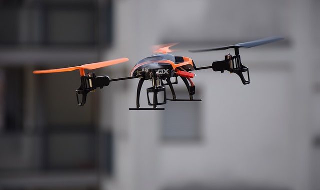 drone-674235_640